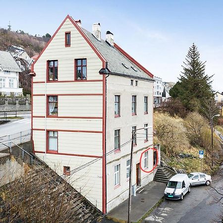 Small, Central And Quiet Studio Apartment In Alesund Exterior photo